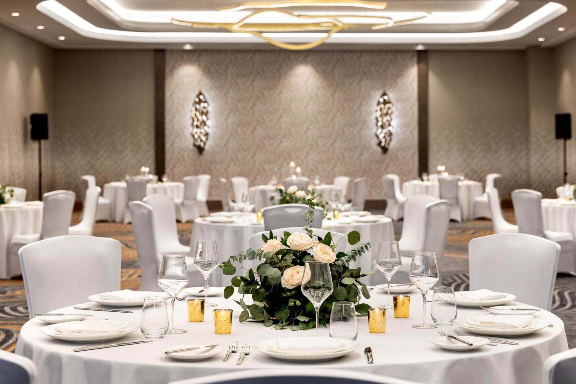 Marriott New York Jfk Airport Hotel Bagian luar foto