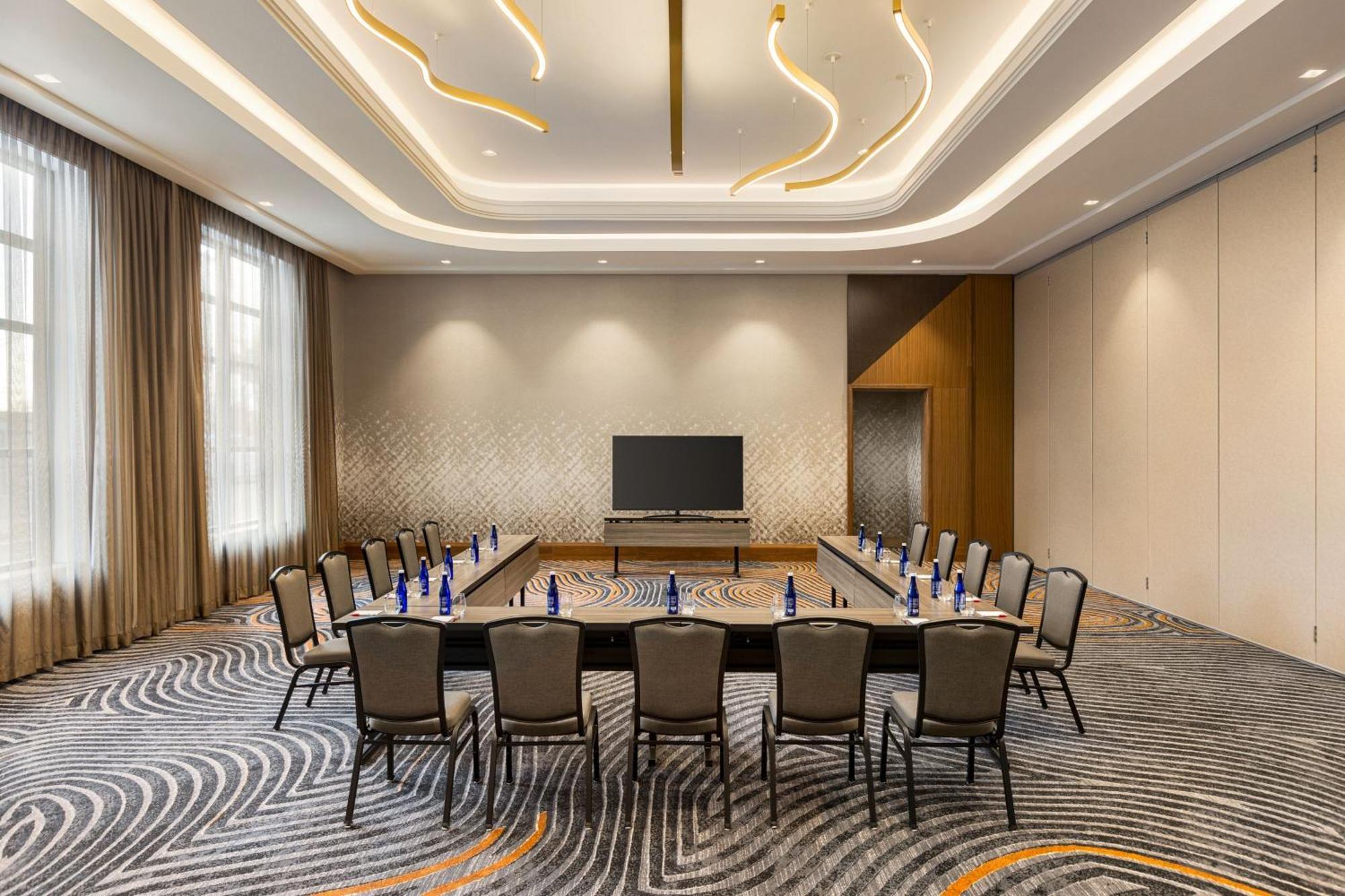 Marriott New York Jfk Airport Hotel Bagian luar foto