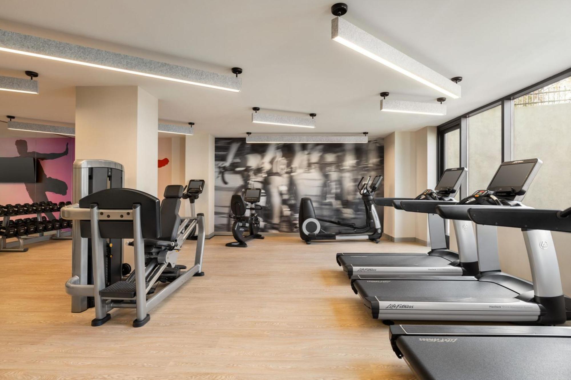 Marriott New York Jfk Airport Hotel Bagian luar foto
