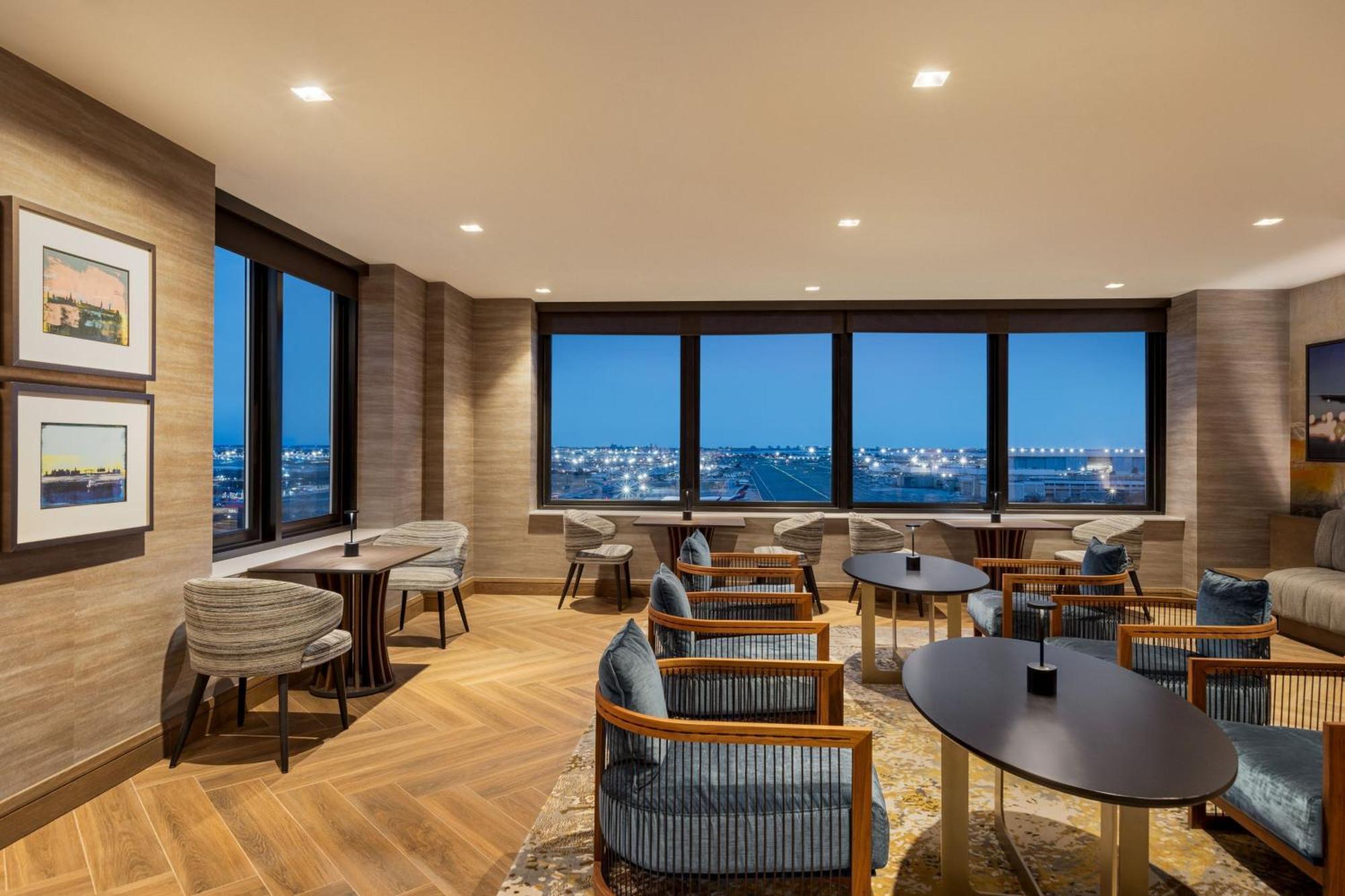 Marriott New York Jfk Airport Hotel Bagian luar foto