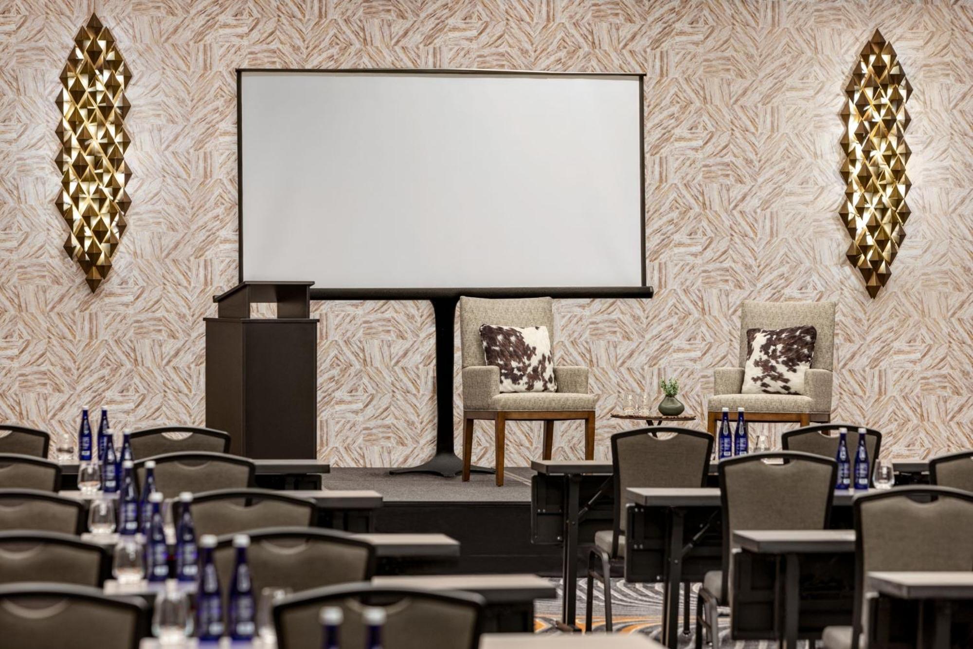 Marriott New York Jfk Airport Hotel Bagian luar foto