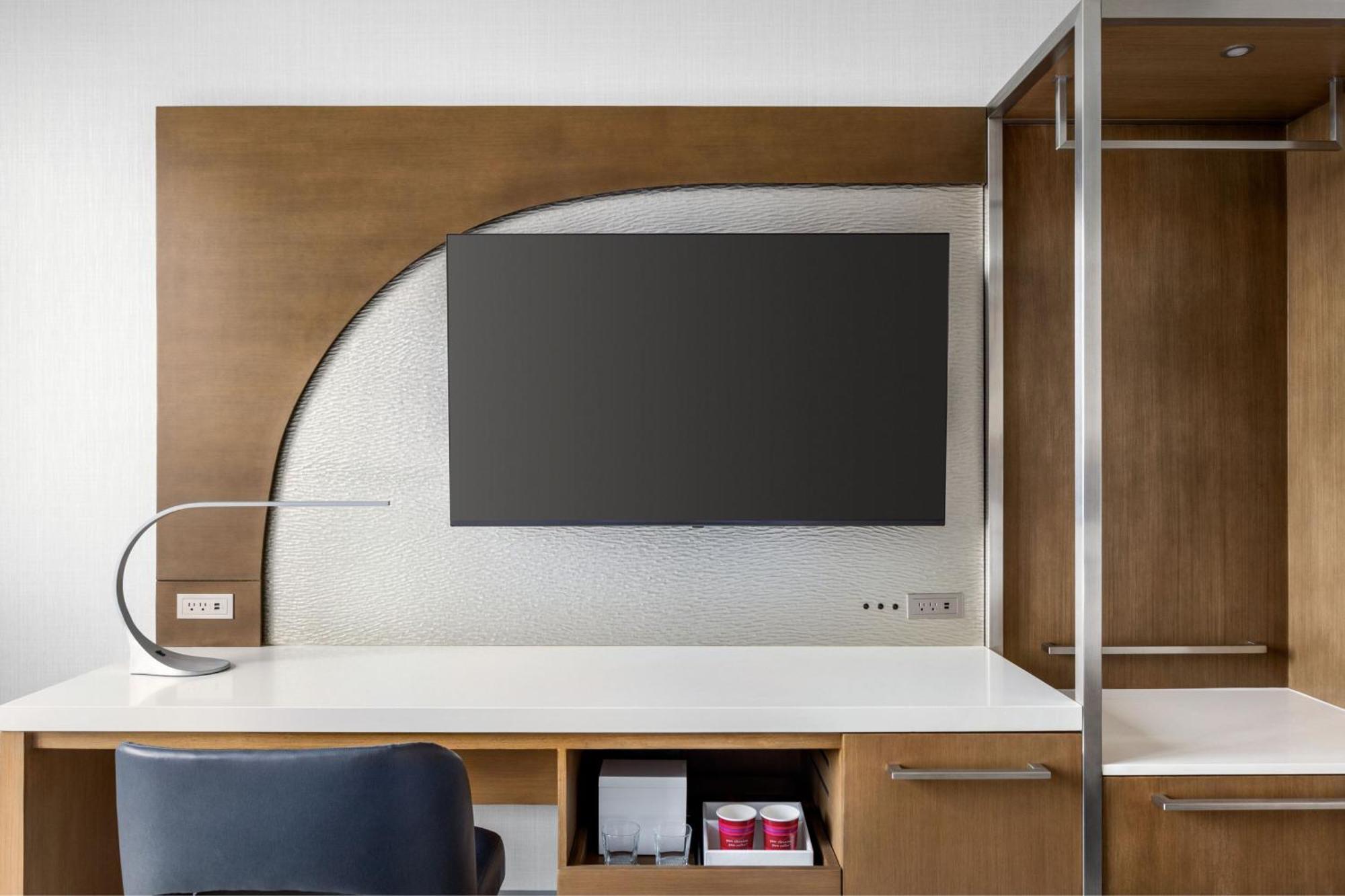 Marriott New York Jfk Airport Hotel Bagian luar foto
