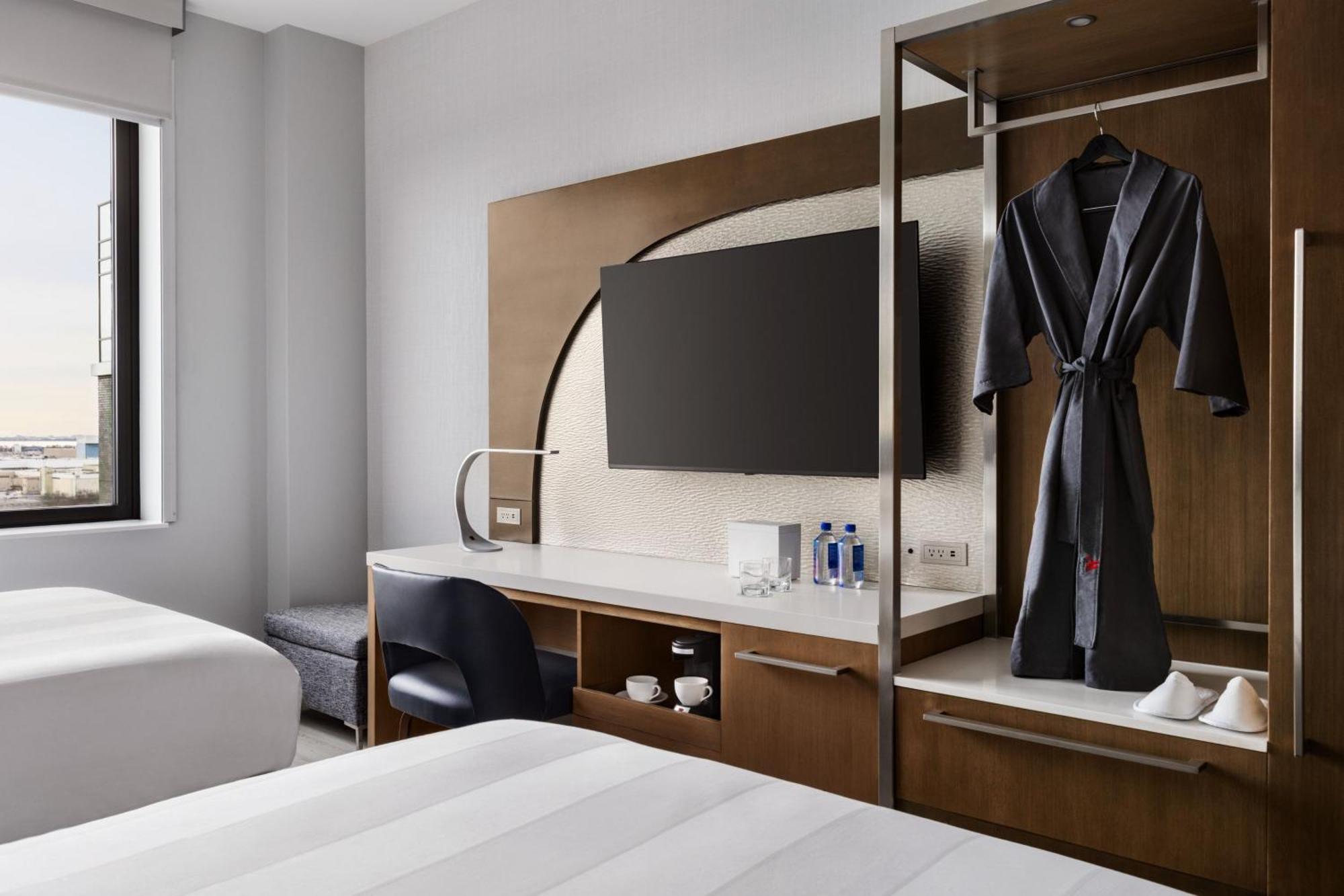 Marriott New York Jfk Airport Hotel Bagian luar foto