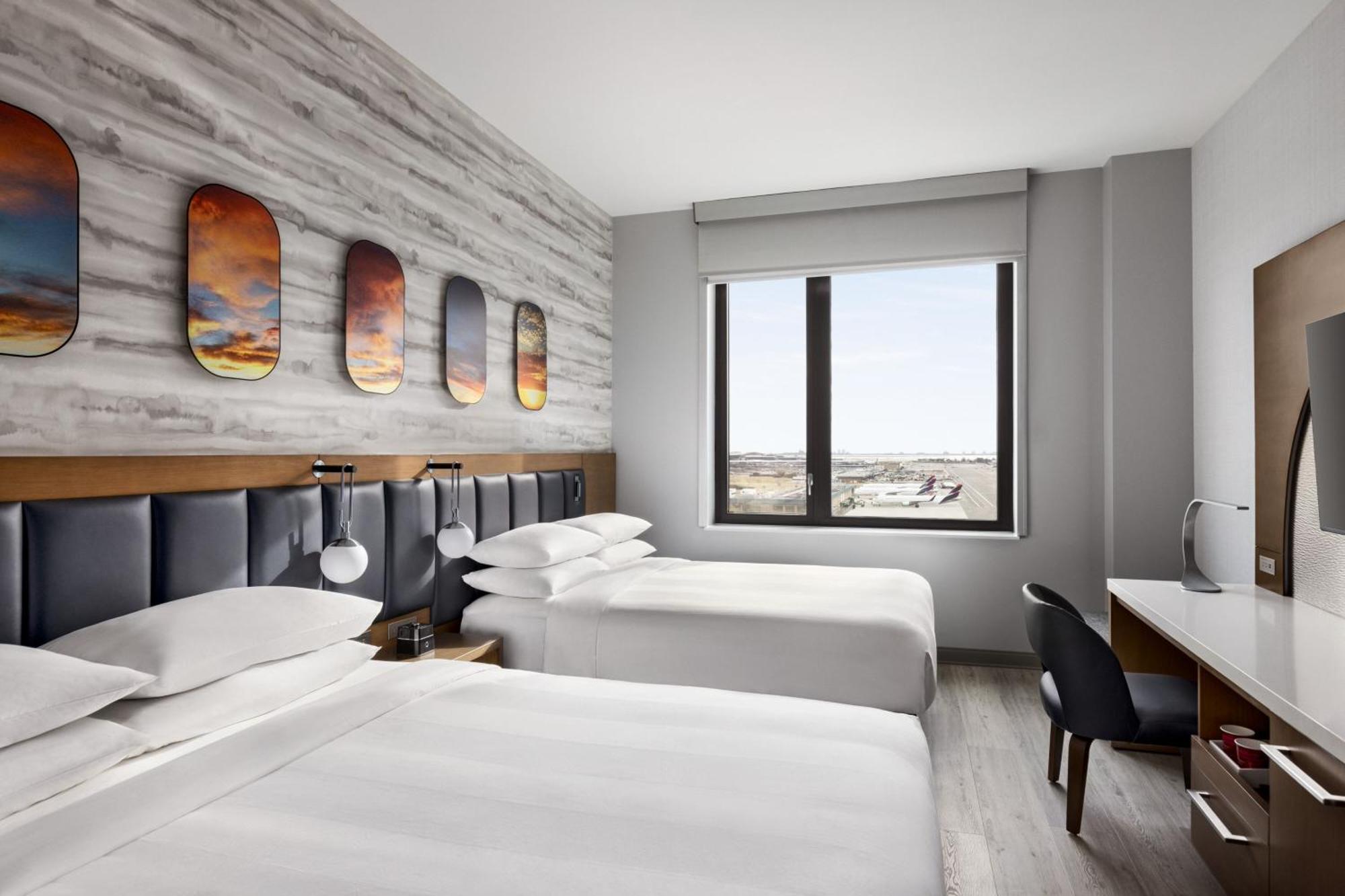 Marriott New York Jfk Airport Hotel Bagian luar foto
