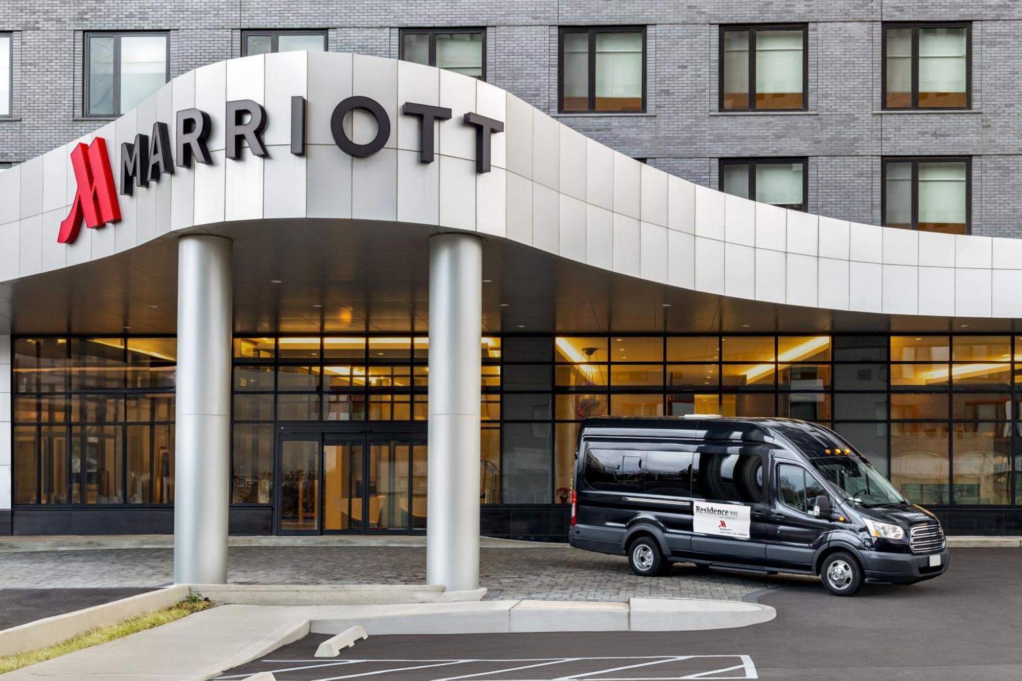 Marriott New York Jfk Airport Hotel Bagian luar foto